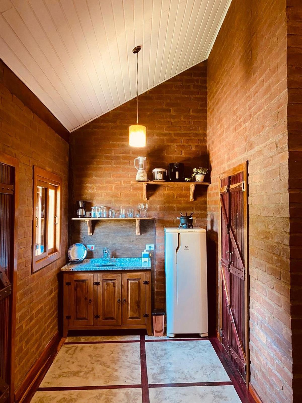 Refugio Dos Pinhais Chalet *